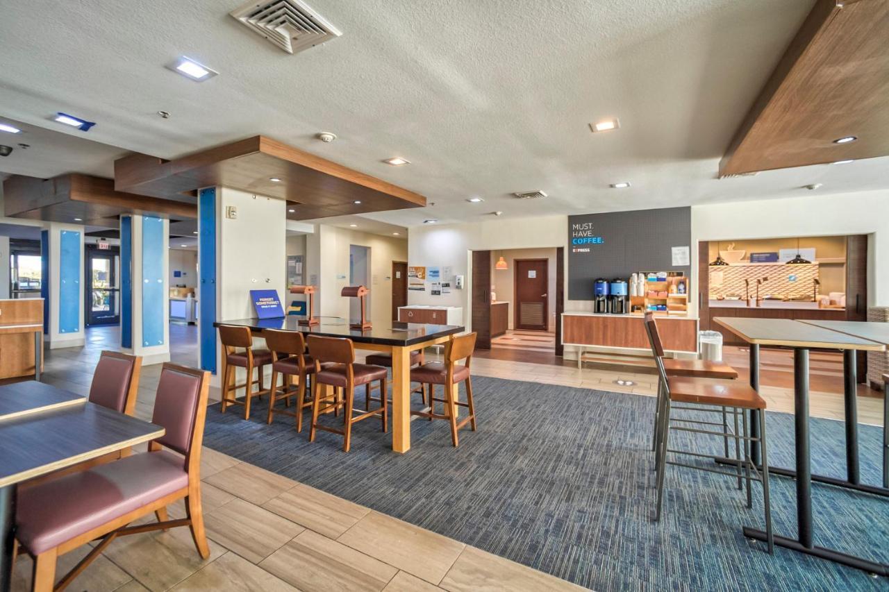 比维尔智选假日酒店 Beeville 外观 照片